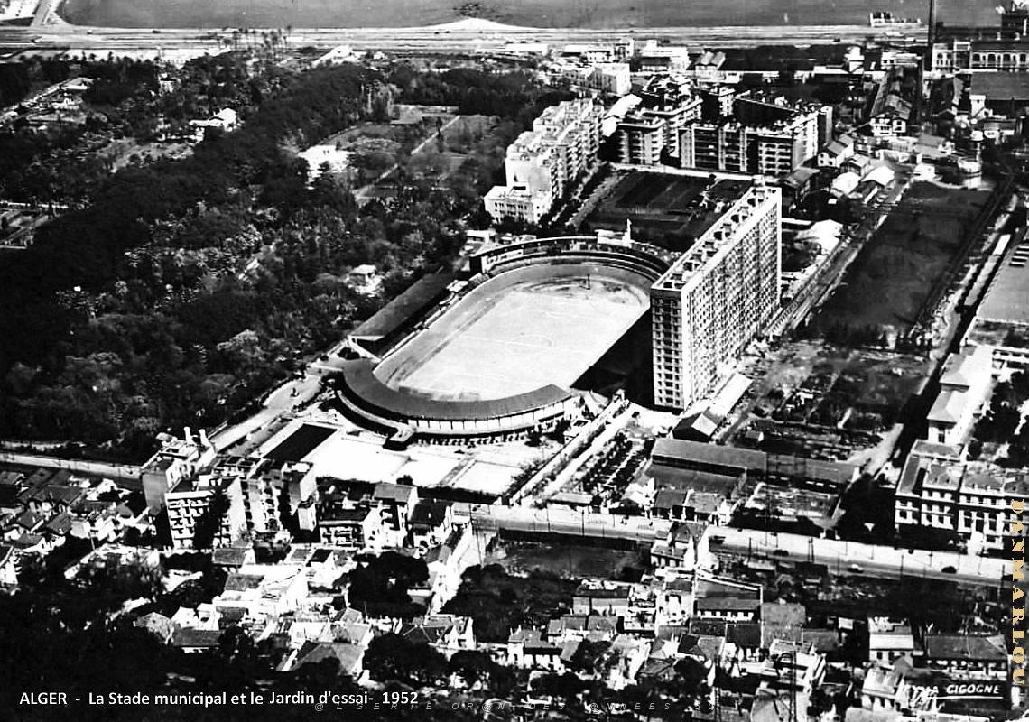 Alger - Stade municipal et le Jardin d'essai - 1952.jpg